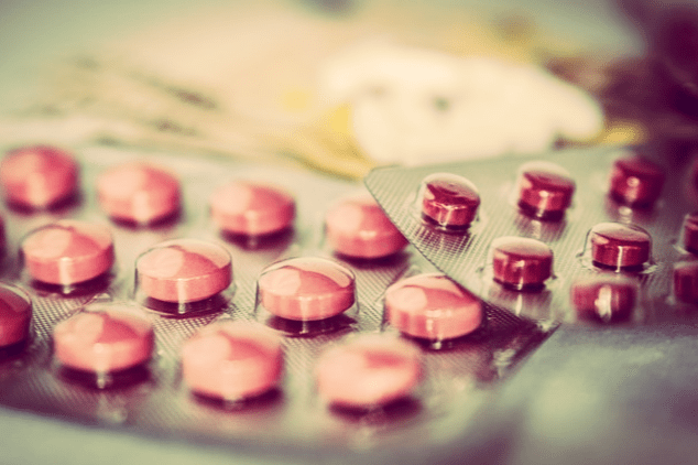 fotografía pastilla de grado medio auxiliar farmacia